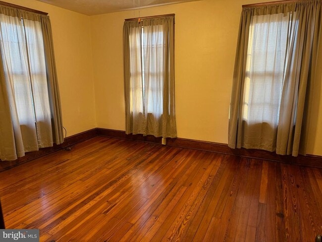 Building Photo - 29 Barlow St