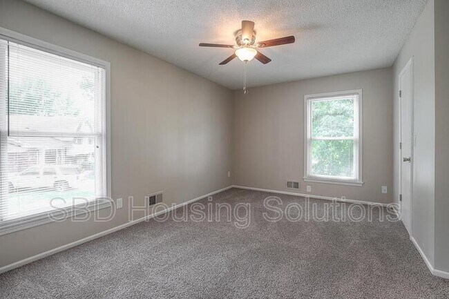 Foto del edificio - 11917 Sycamore Ave