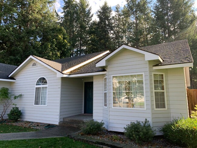 Building Photo - 1650 Northwood Dr