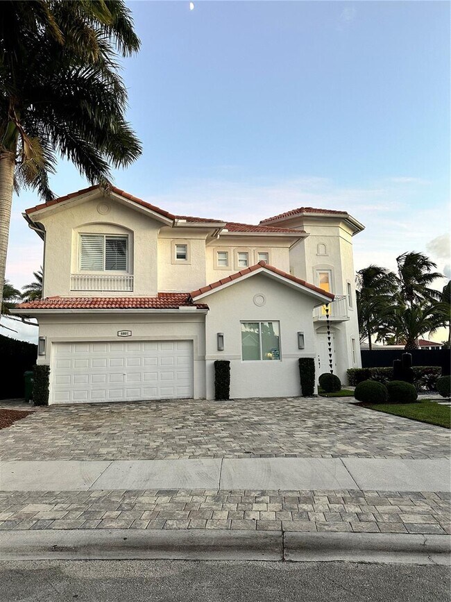 Building Photo - 6801 NW 113th Ct