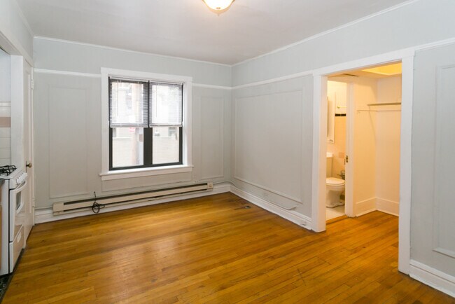 Foto del edificio - 429.5 W Belden Ave