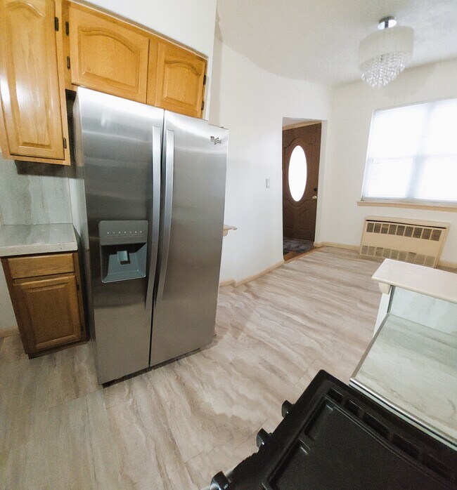 Foto del edificio - 745 E 101st St