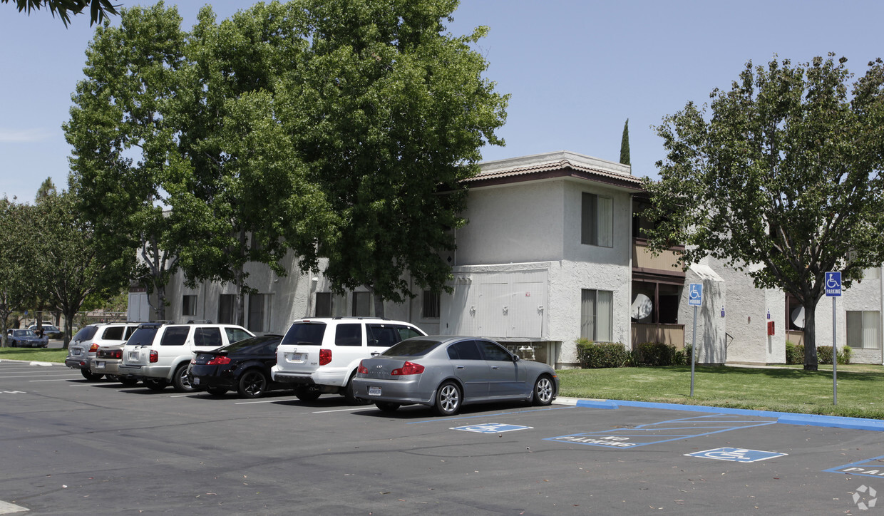 Building Photo - Woodglen Vista Apartments