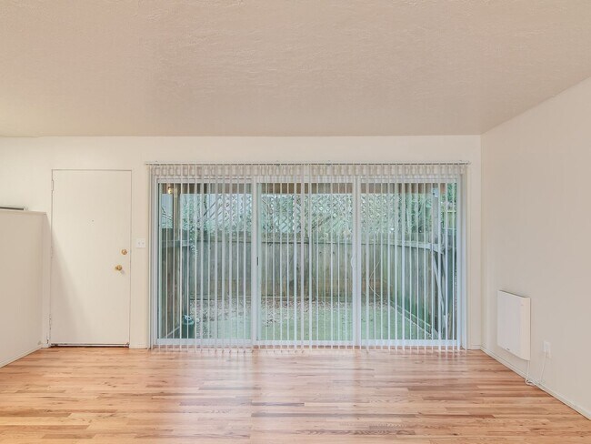Foto del edificio - AMAZING MT TABOR 2 BR w/ PATIO!
