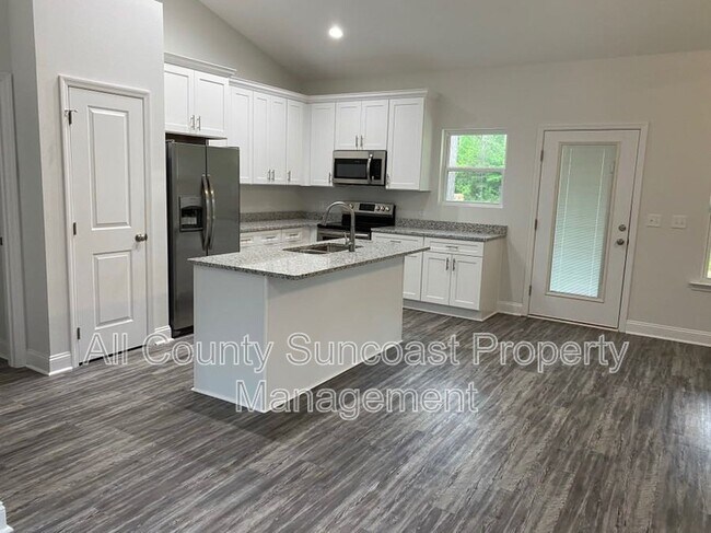 Photo - 500 Holly Rd House