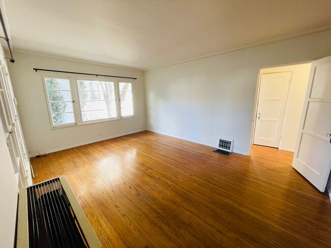 Building Photo - 8104 Blackburn Ave