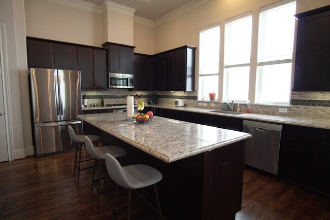 Kitchen - 2330 Hutchins St