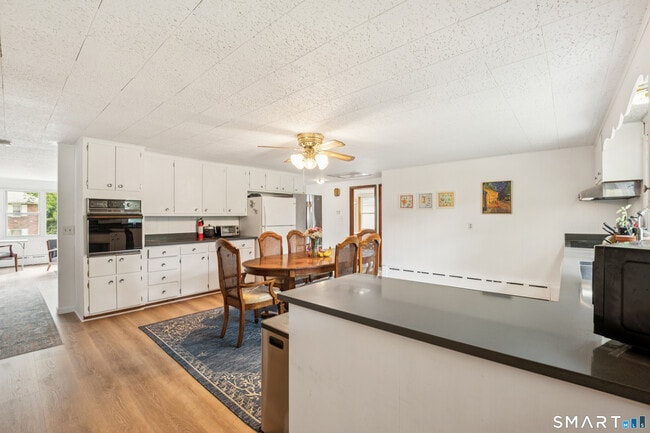 Foto del edificio - 65 Birge Ave