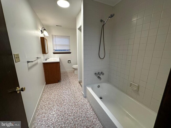 Building Photo - 1439 Vista St