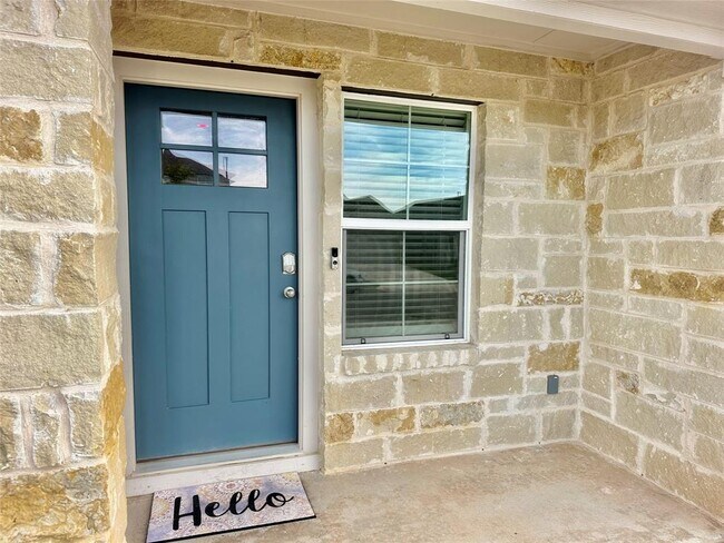 Building Photo - 726 Aster Pl