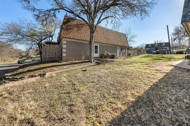 Foto del edificio - 2304 Barton Village Cir