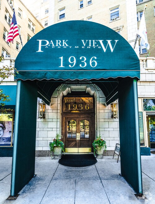 Lincoln Park 1 Bedroom Dog Friendly Apartments under 1,600 with