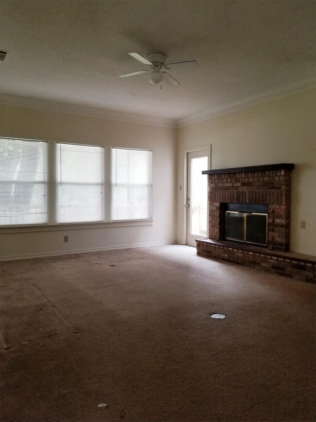Building Photo - 8104 Fairway Villa Dr