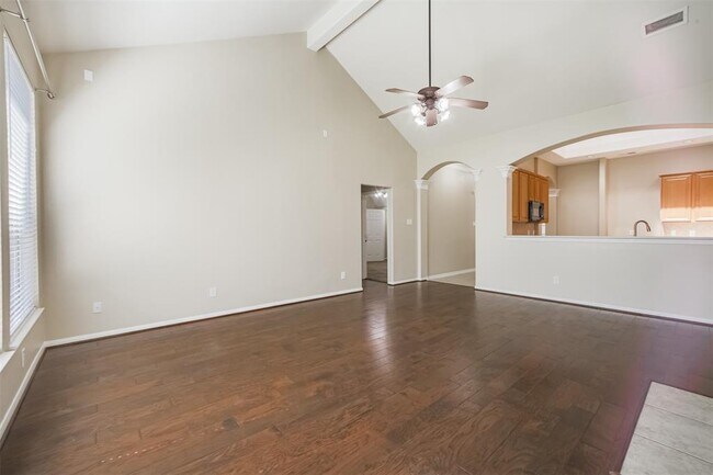 Foto del edificio - 15810 Cypress Hall Dr