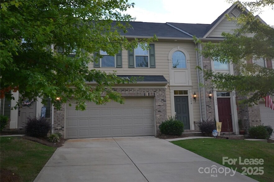 Primary Photo - 1606 Fleetwood Dr