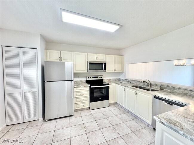 Foto del edificio - 5851 Cobblestone Ln
