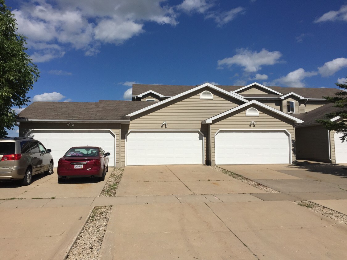 525 Trail Side Dr, DeForest, WI 53532 Apartments in DeForest, WI