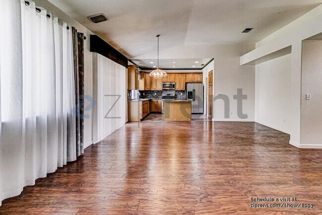 Foto del edificio - 1833 Rail St