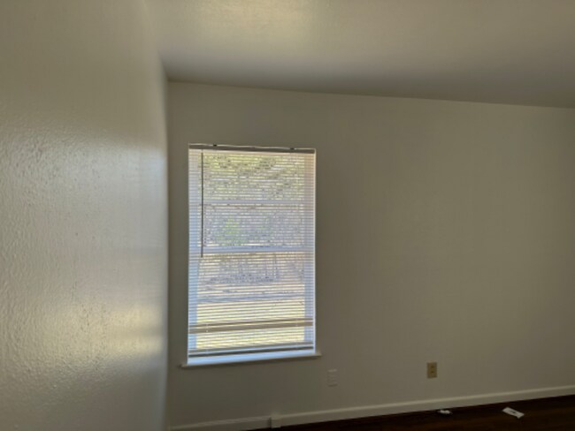 Foto del edificio - 6739 Ascot Ln