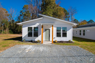 Building Photo - 821 Martin St