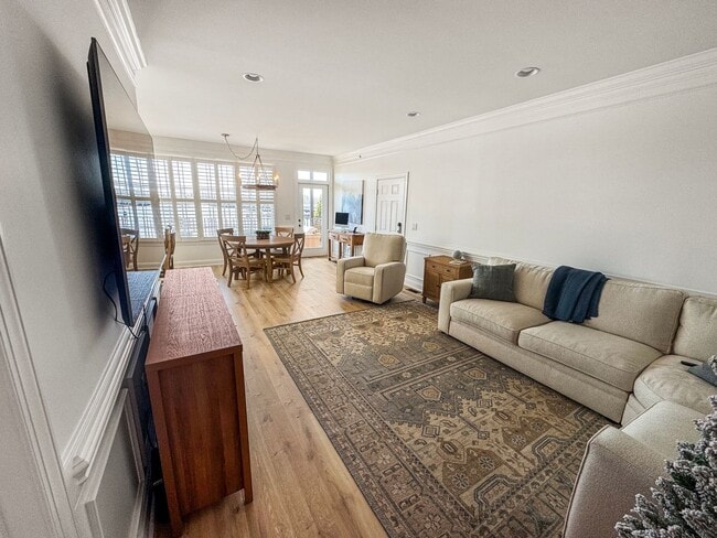 Building Photo - Fully Furnished Waterfront Elegance on Mai...