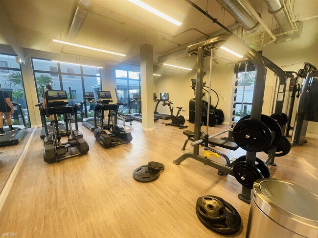 Building Photo - Studio, 1 bath Condo - 860 SE 8th St NEW A...