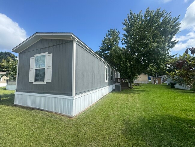 Building Photo - 8220 Pinecrest Dr