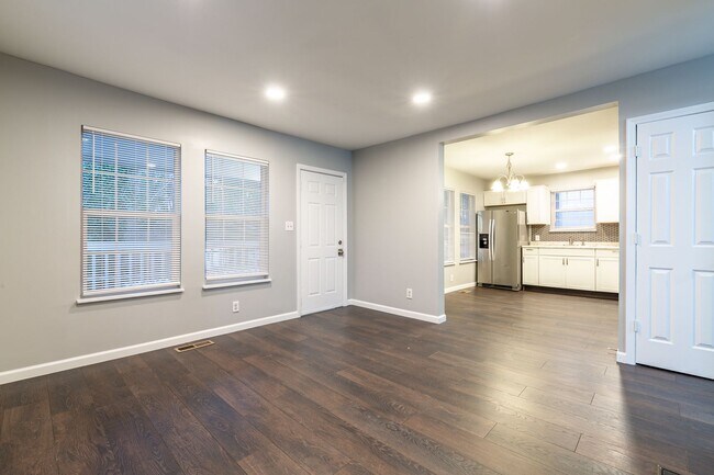 Building Photo - Charming 3-bed, 2-bath home in the heart o...