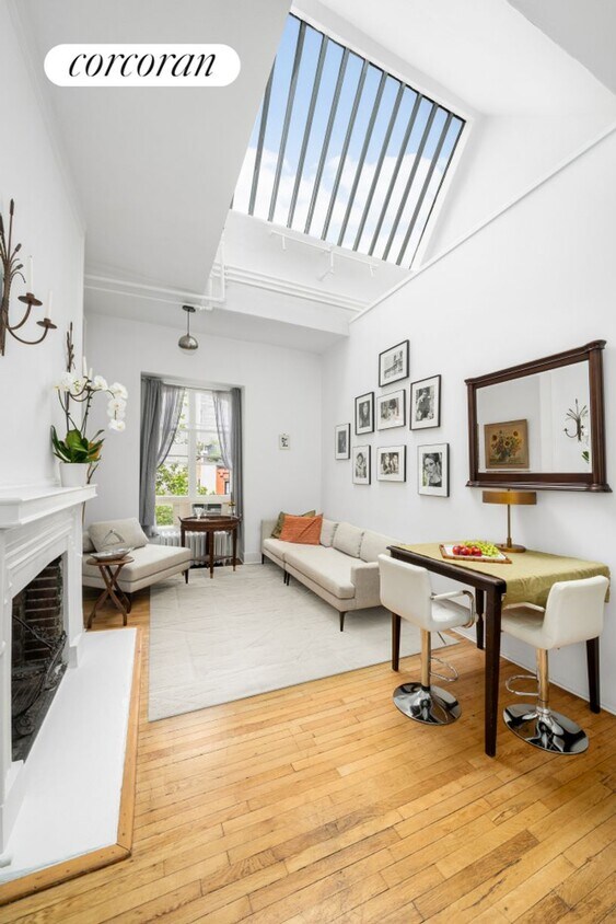 Primary Photo - 48 W 12th St