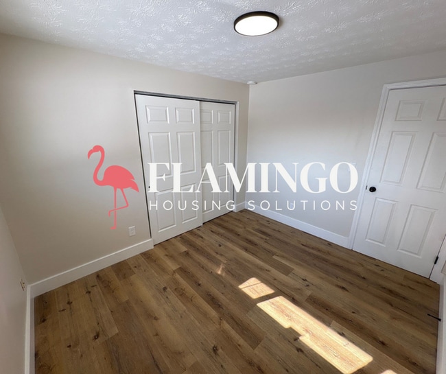 Building Photo - 2217 Harding Ave