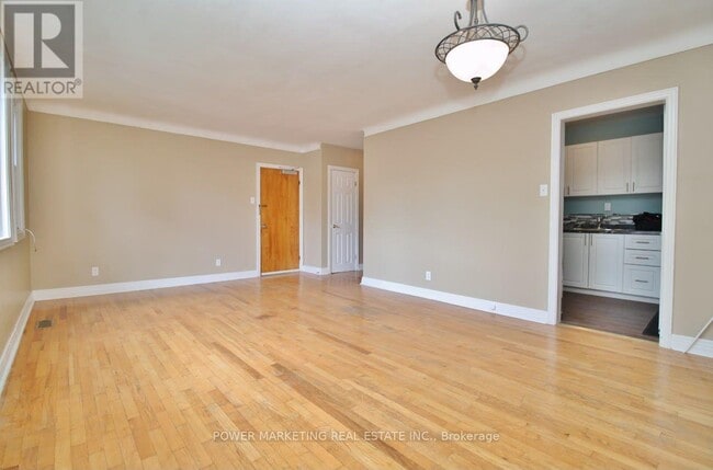 Photo du bâtiment - 885 Maitland Ave