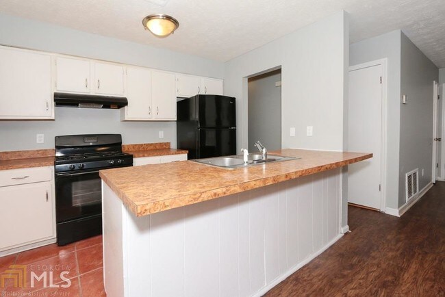 Building Photo - 8959 Ashwood Dr