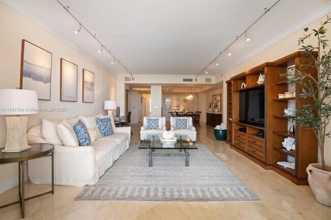 Foto del edificio - 791 Crandon Blvd