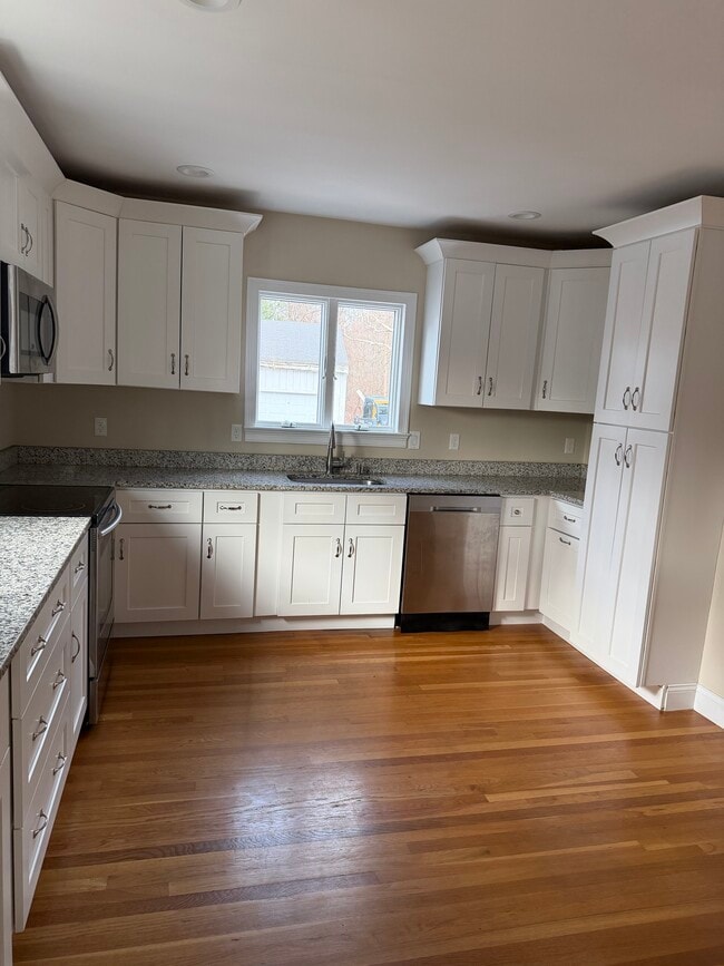 Photo - 17 Linden St Apartments