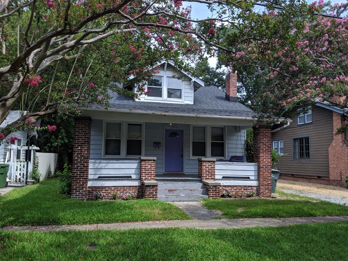 Primary Photo - 1400 Melrose Pkwy