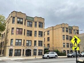Building Photo - 1542 N Kedzie Ave