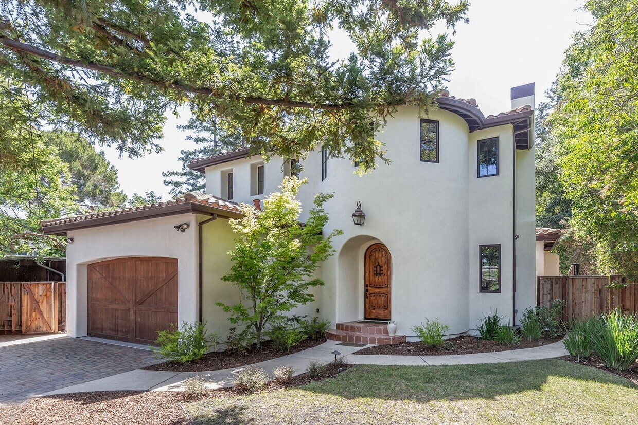 Foto principal - Elegant Mediterranean Home in Prime Menlo ...