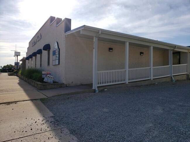 Building Photo - 314 E Washington St Unit C