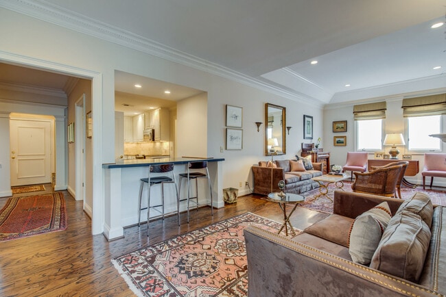 Open floor plan - 3733 W End Ave