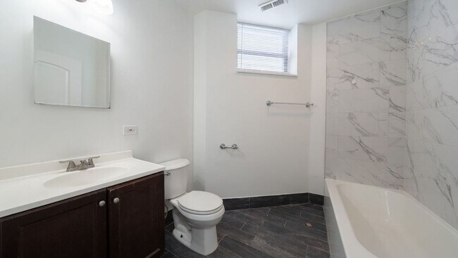 Foto del edificio - 4832 N Winthrop Ave