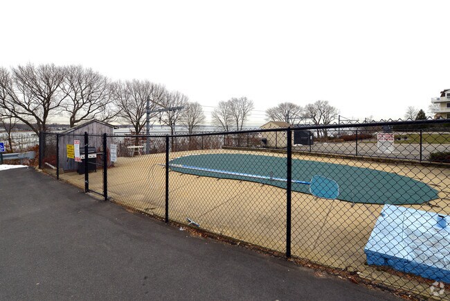 Piscina - Harborview Apartment Community