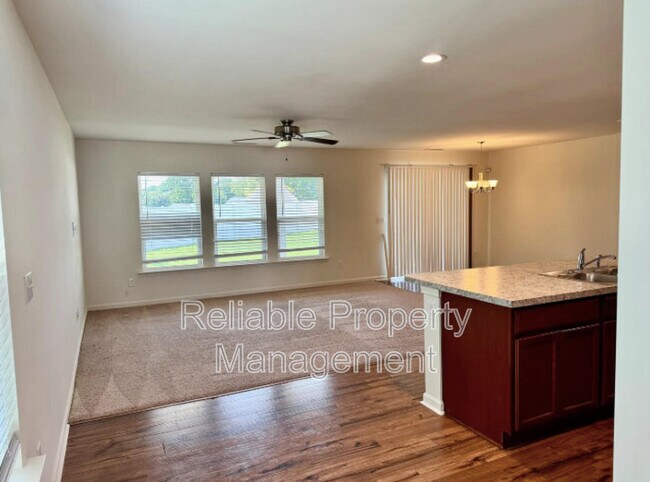 Foto del edificio - 944 Avondale Dr