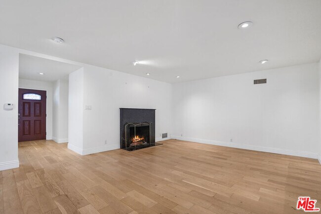 Foto del edificio - 649 Tufts Ave