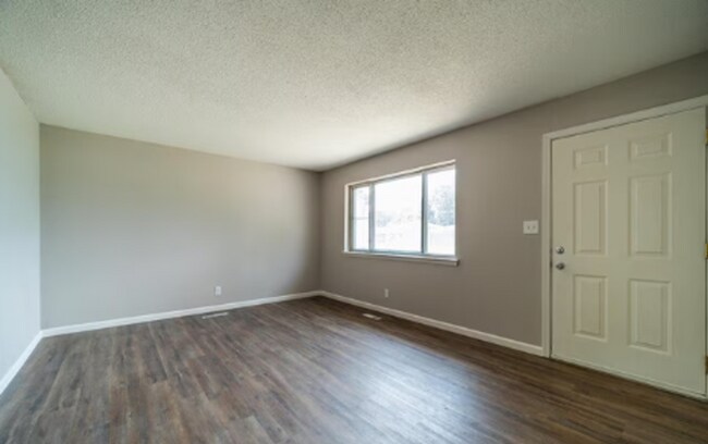 Foto del edificio - 2588 Maybury Rd