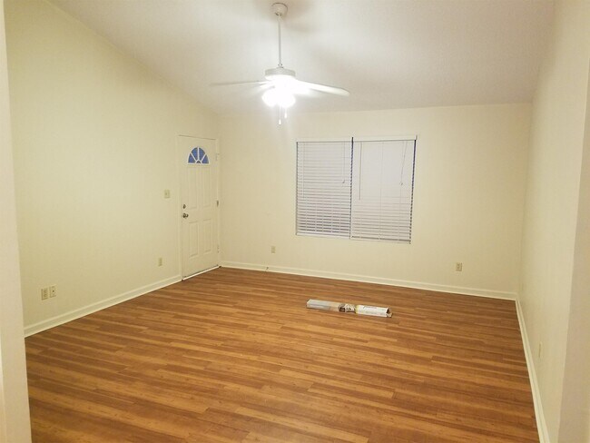 Building Photo - 480 Kerri Anne Dr