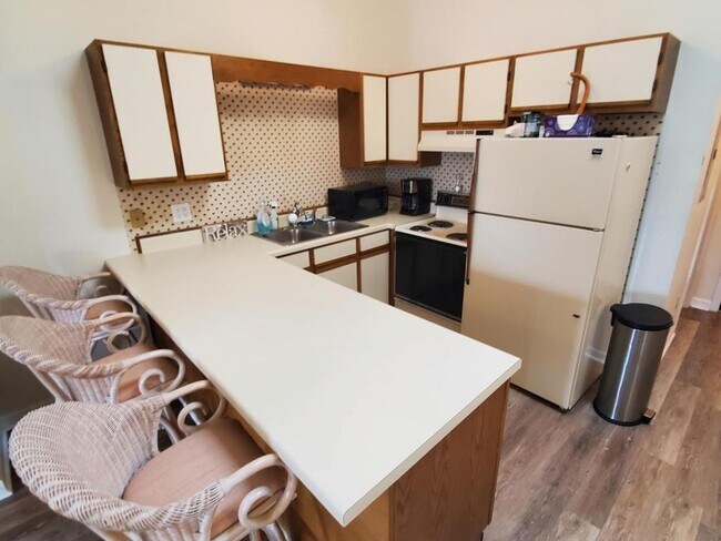 Building Photo - 1881 Colony Dr #9H