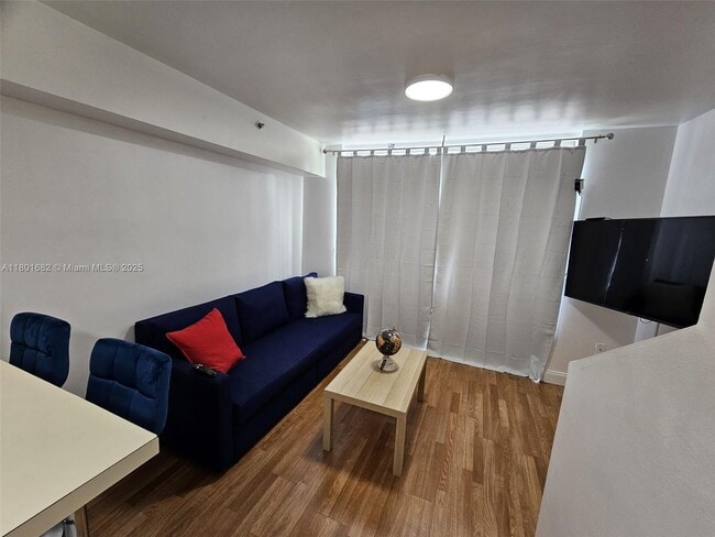 Foto del edificio - 450 SW 3rd St