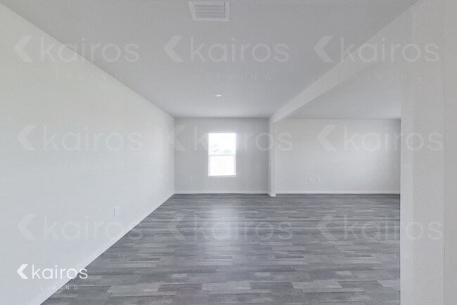 Building Photo - 1835 Nelson Rd N