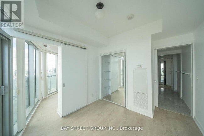 Building Photo - 12 York St