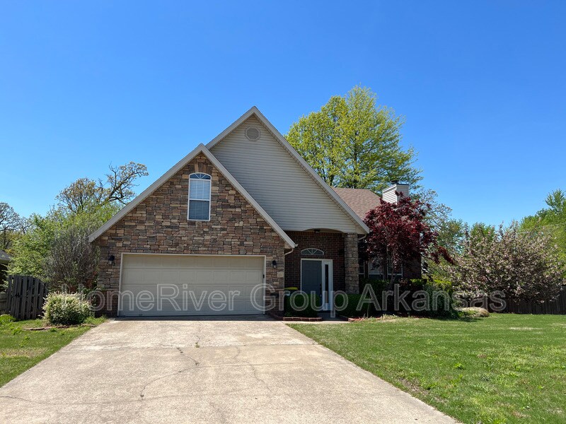 1668 Niagara St, Springdale, AR 72762 House for Rent in Springdale, AR